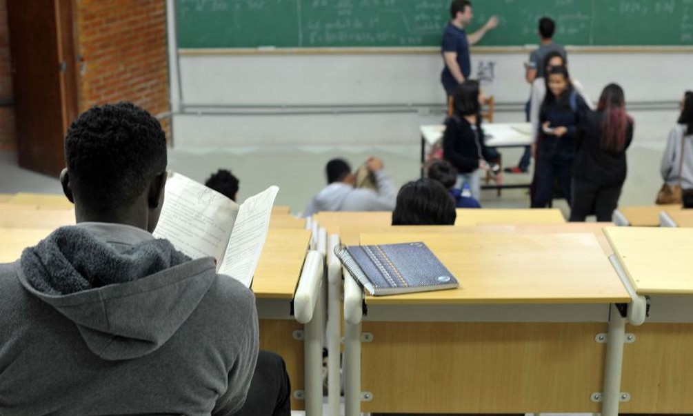 Pandemia pode levar adolescentes a abandonar o ensino médio