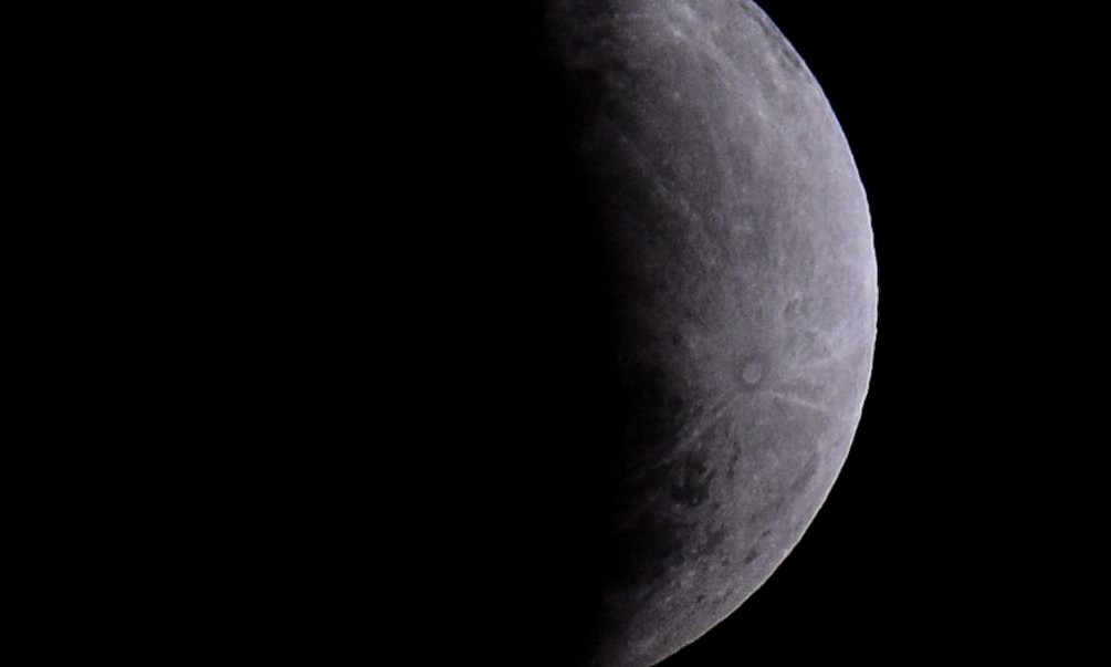 Nasa anuncia programa para levar primeira mulher à Lua em 2024