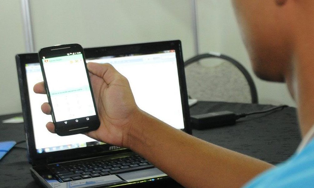 Estado de SP vai distribuir chips com internet para alunos e professores