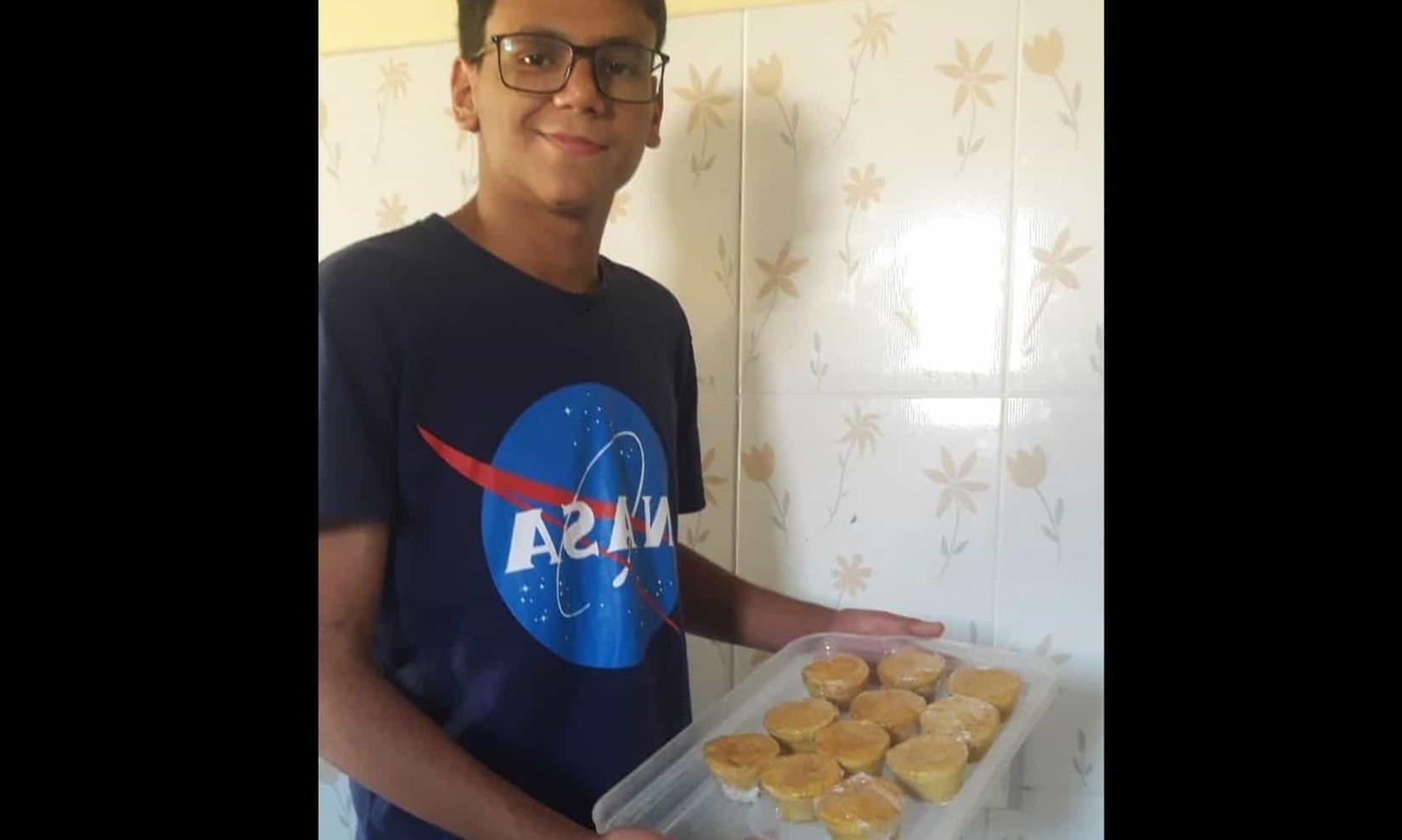 Astronomia: estudante vende empadas para comprar telescópio