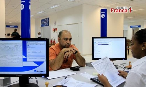 Postos do Poupatempo e Detran estarão fechados nesta segunda-feira