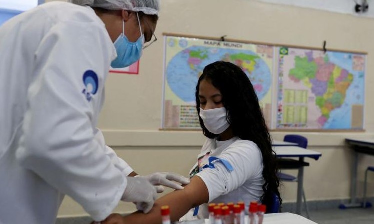 Casos de coronavírus devem permanecer altos no verão