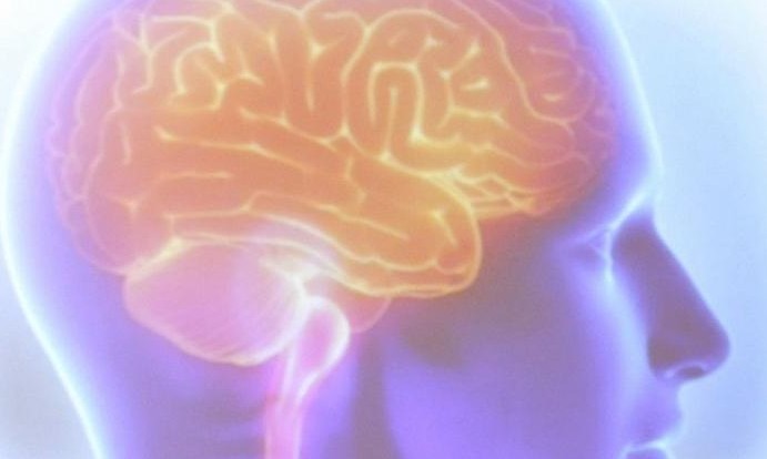 Estudo diz que coronavírus pode envelhecer o cérebro em 10 anos