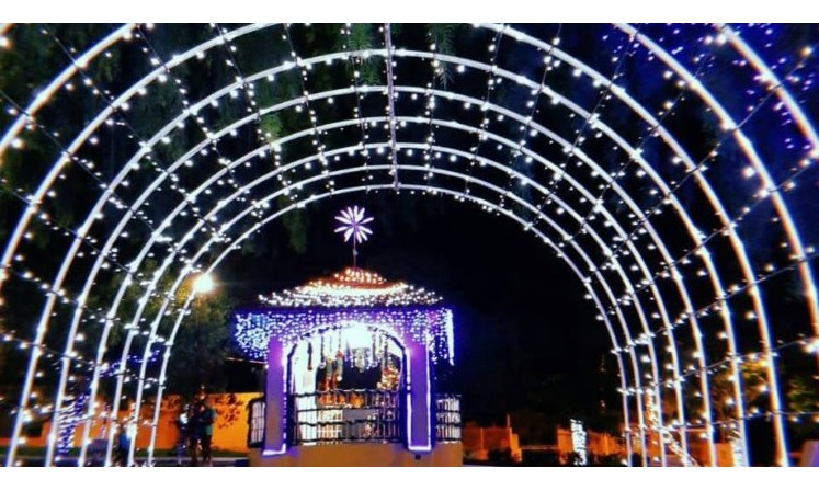 Luzes e decoração de Natal encantam os moradores de Jeriquara