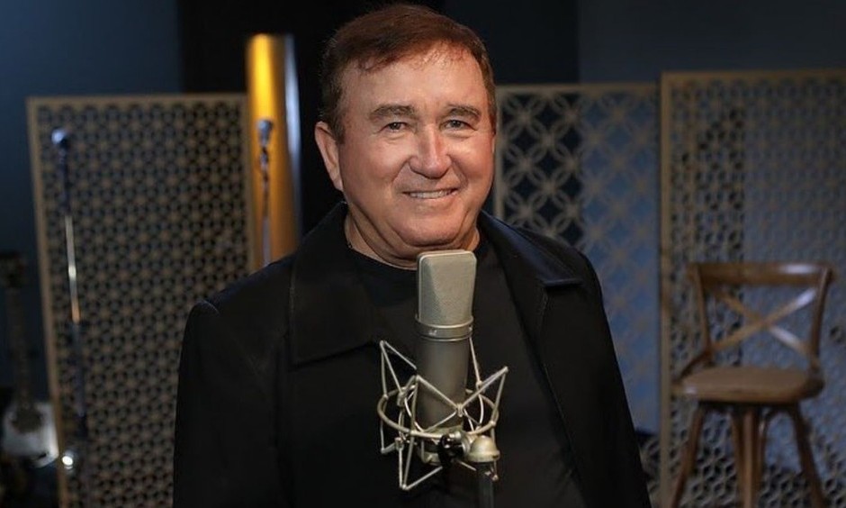 Covid-19: Amado Batista recebe diagnóstico dias após fazer show no RN