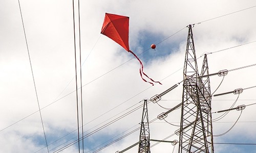 Queda de energia por pipas na rede elétrica cresce 50% na pandemia
