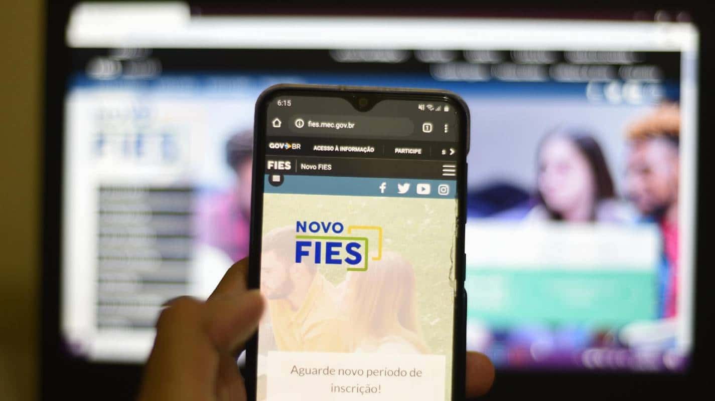 MEC anuncia regras para o FIES