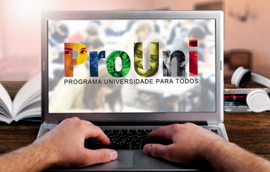 Diferentemente da segunda chamada, a espera não é automática