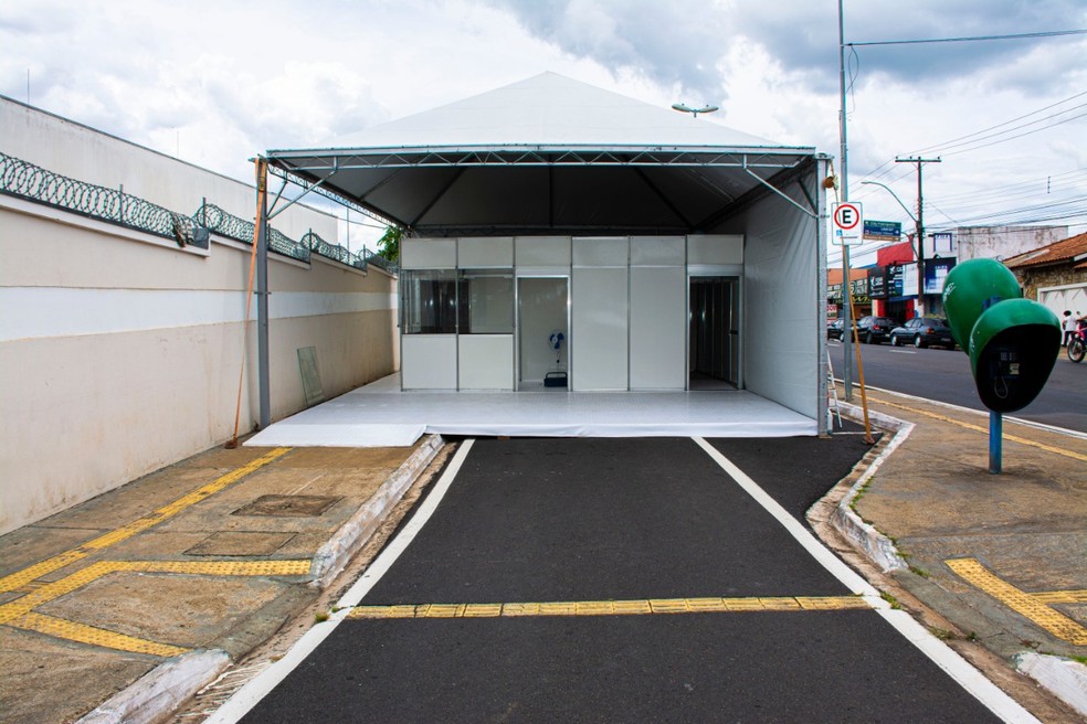 Tenda tem a capacidade para realizar entre 400 e 450 testes por dia