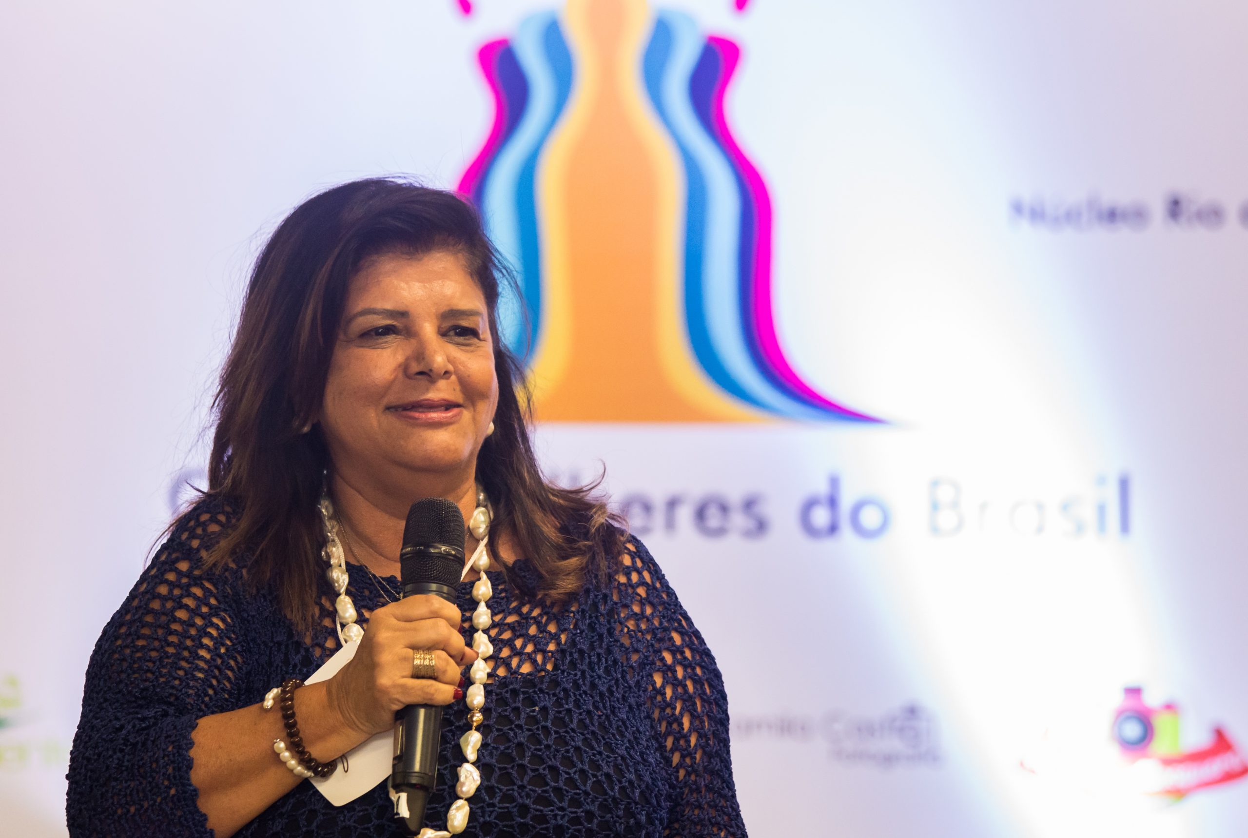 Empresária francana uniu esforços para ajudar brasileiros na imunização contra covid-19